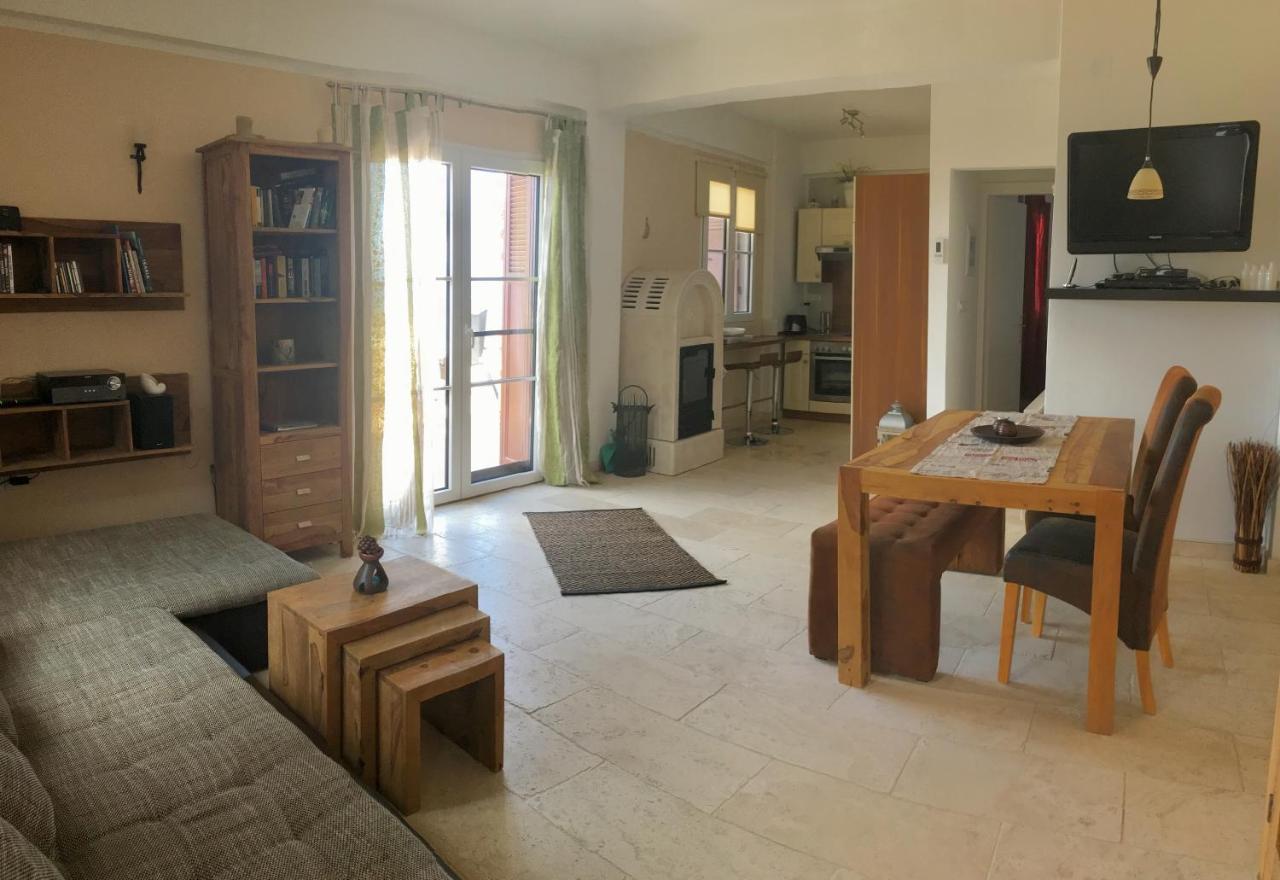 Astra-Ferienhaus Mit Grosser Dachterrasse Und Top-Ausstattung In Nas 아르메니스티스 외부 사진